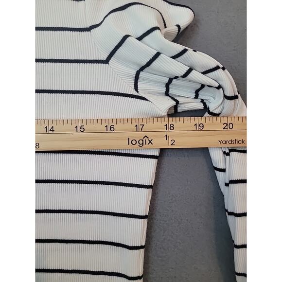 Vince Camuto White Black Striped Cold Shoulder Blouse Petite Large EUC - Picture 7 of 8